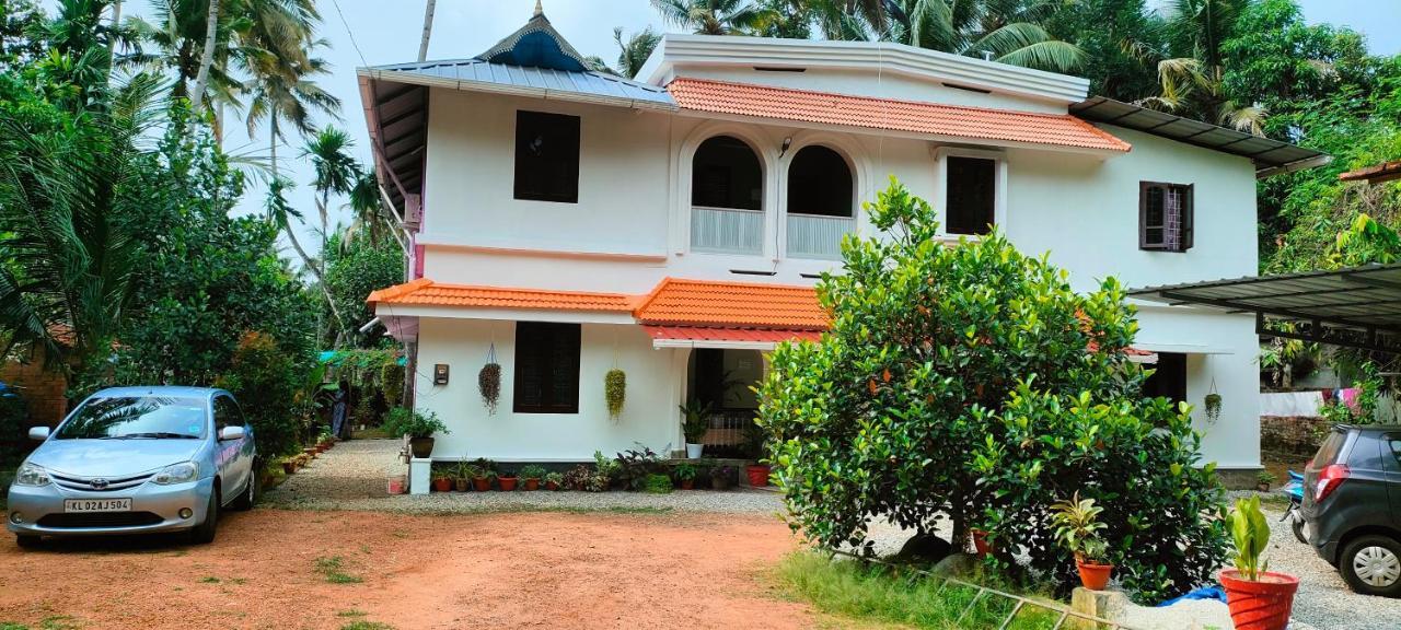 Munroe Lagoons Kollam Exteriér fotografie